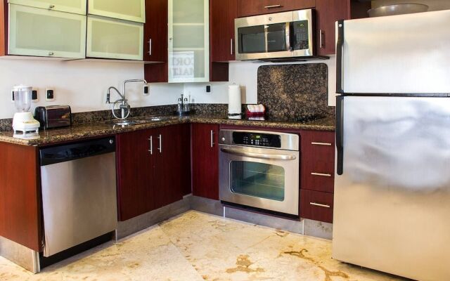 El Faro 303 Surf 1 Bedroom