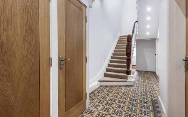 Locket Studio - Cosy Apartment with Balcony