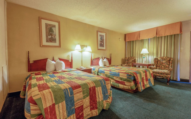Royal Holiday Motel By Belvilla Gallup I-40