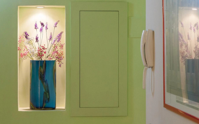 Trevi Colour- Rental in Rome