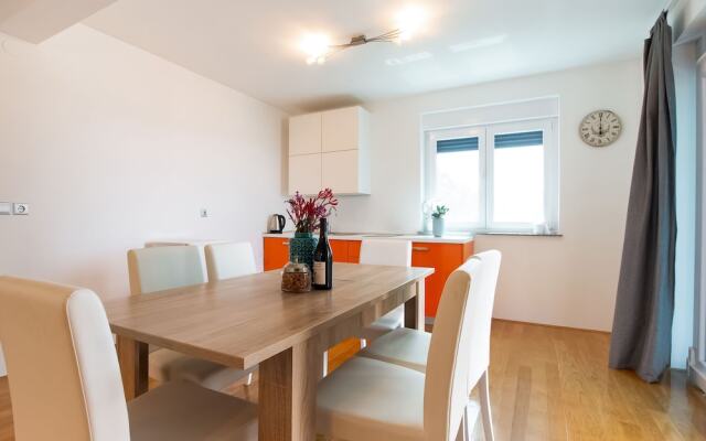 Lovely Apartment in Novalja with Patio near Sea Beach