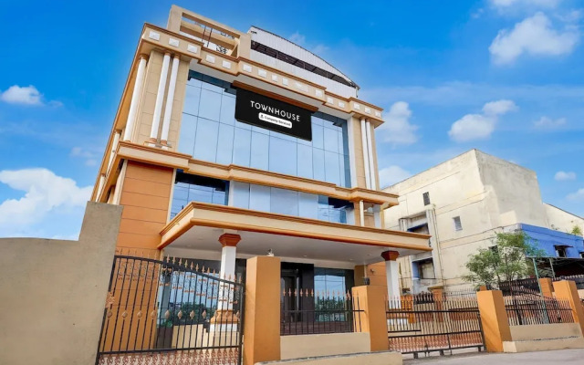 Super Townhouse Koyambedu Royal Plaza