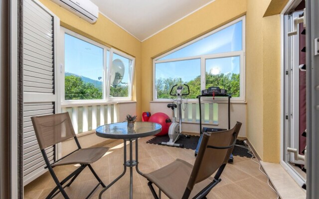 Awesome Home in Dugopolje With Wifi and 4 Bedrooms