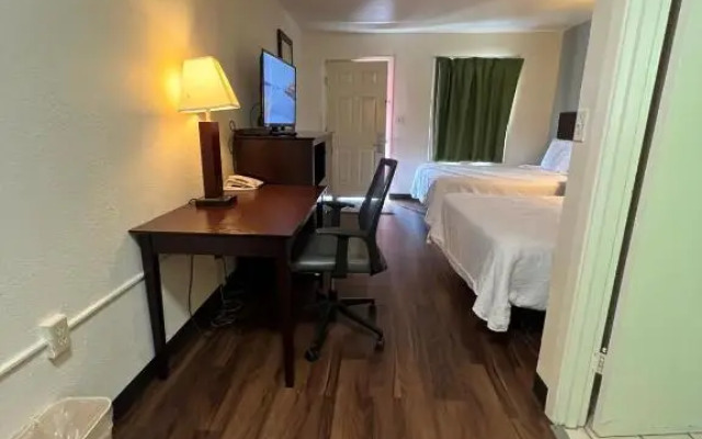 Riverside Motel
