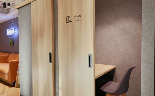 Rembrandt Cabin and Spa Shimbashi - Caters to Men