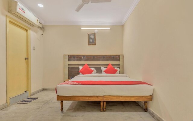 OYO 11428 Hotel Krishna's Residency