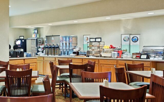 Country Inn & Suites by Radisson, Galena, IL