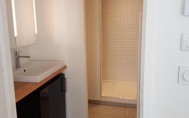 003 - Appartement Moderne et Terrasse - Jeanne d'Arc, Toulouse
