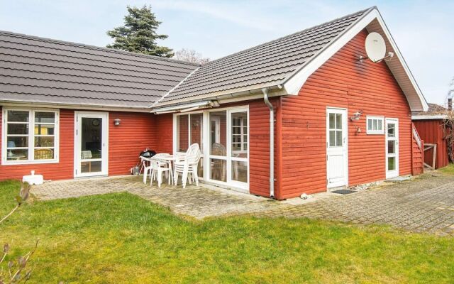 6 Person Holiday Home in Grenaa