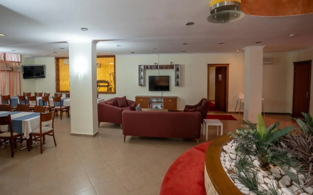 Club Karakas Apart