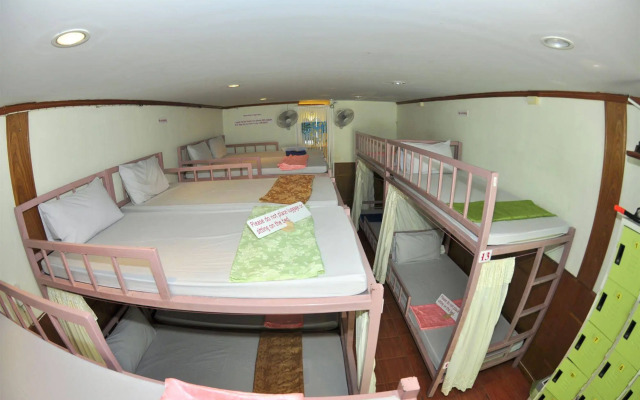 Blue Diamond Dorm Room