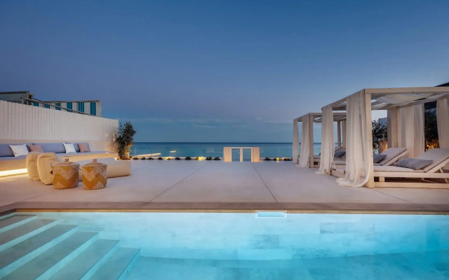 Salty Angel Sea Front Villa