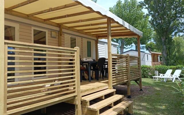 Mobil-home camping 4 étoiles La carabasse Vias