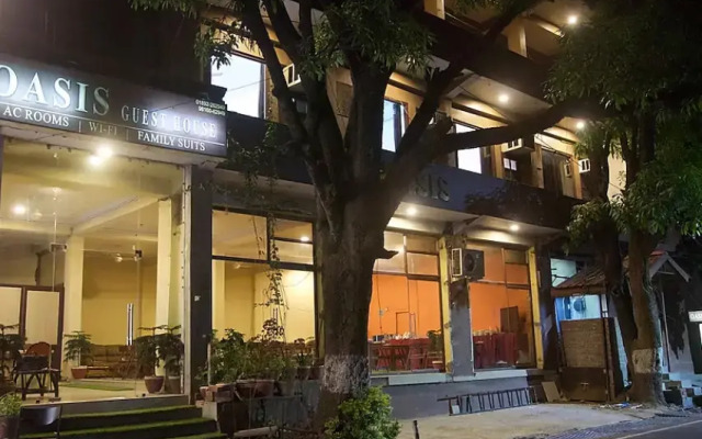 Hotel Oasis