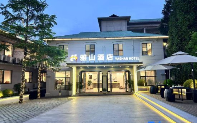Yashan Hotel (Guling Street, Lushan Scenic Area)