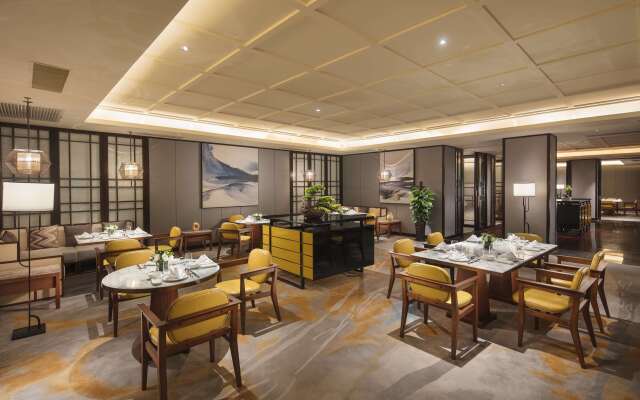 Hilton Dalian Golden Pebble Beach Resort