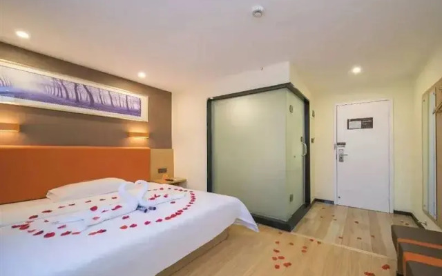 7Days Inn Chain Hotel (Changsha Yuelu Mountain Fubuhe Subway Station)