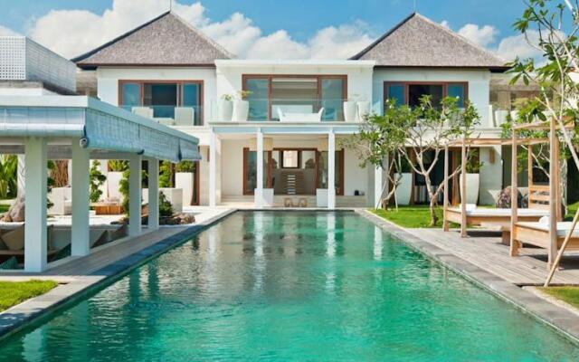Villa Ombak Putih
