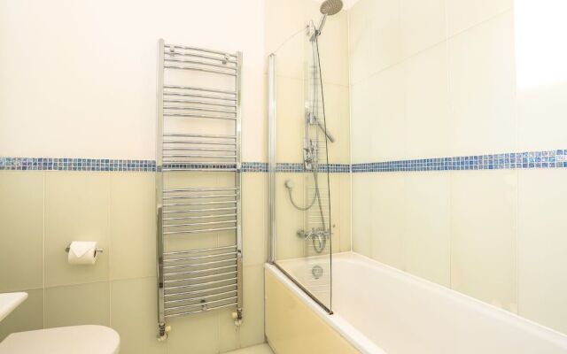 The Glasshouse Escape - 5BDR Victorian Jewel with Modern Twists in Jericho
