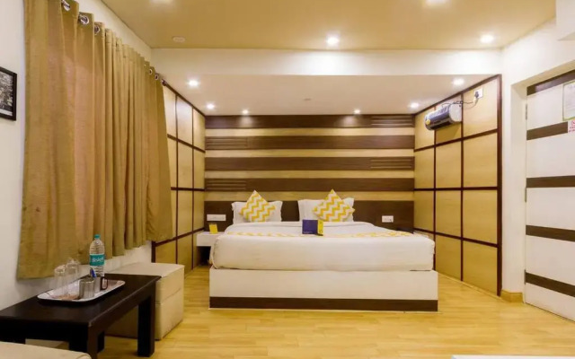 Collection O 140 Sholas Residency