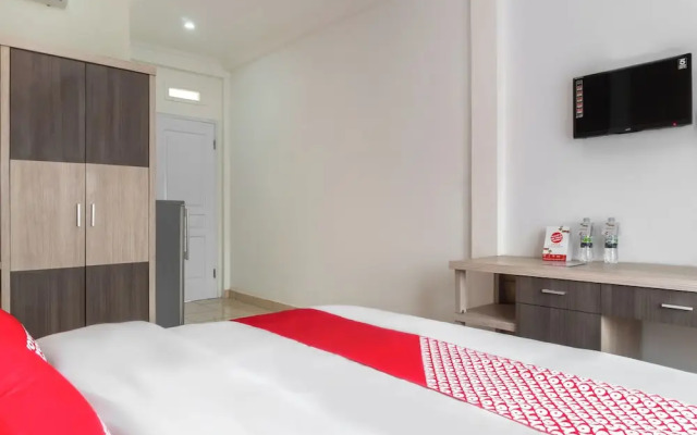 Super OYO 617 Sukaraja Residence Syariah