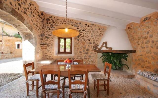 Villa - 5 Bedrooms with Pool and WiFi - 103224