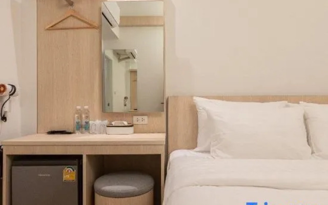 Zhennan Teabar Hotel