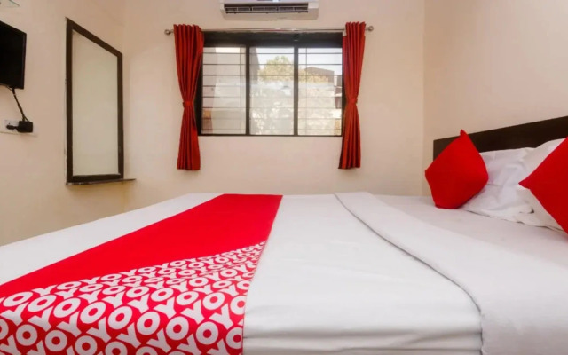 OYO 23285 The Diplomat Lodging
