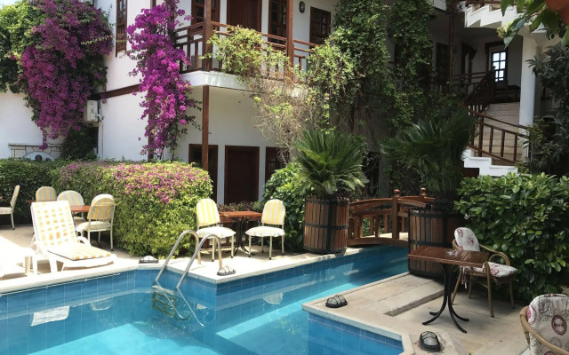 Hotel Karyatit Kaleiçi