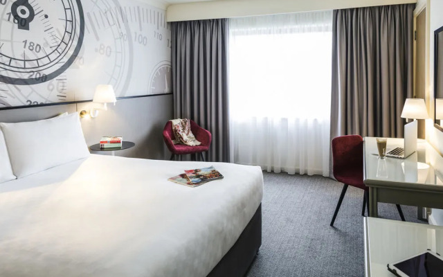 Mercure Dartford Brands Hatch Hotel  Spa