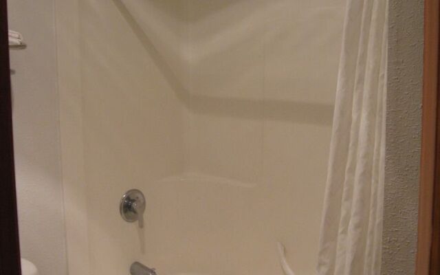 Glacier Gateway Plaza