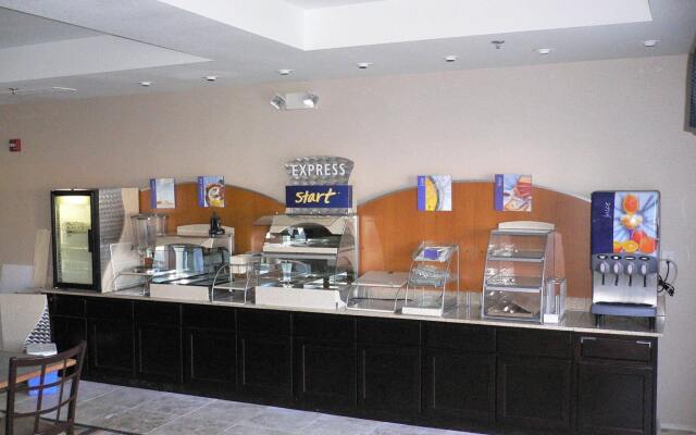 Holiday Inn Express Hotel & Suites Shelbyville Indianapolis by IHG