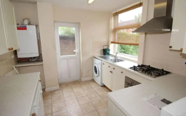 Inviting 5-bed House in Stockport Bramhall