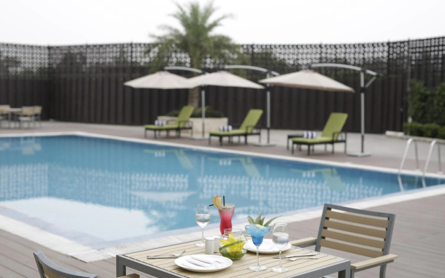 Golden Tulip Suites Gurgaon
