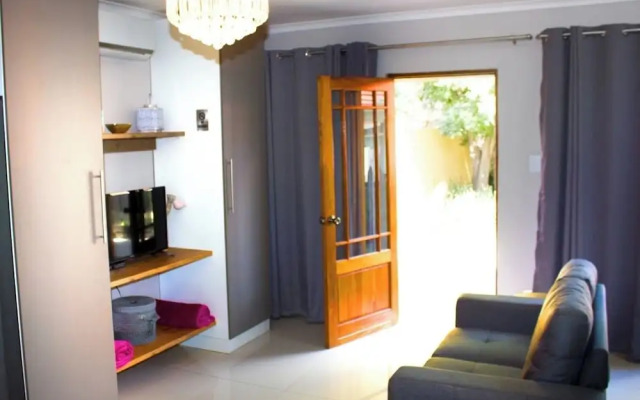 Madison House & Cottages