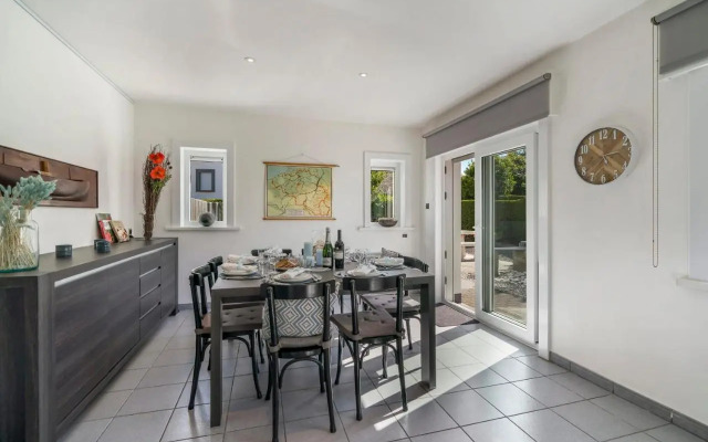 Villa Gamoni - spacious holiday home with garden