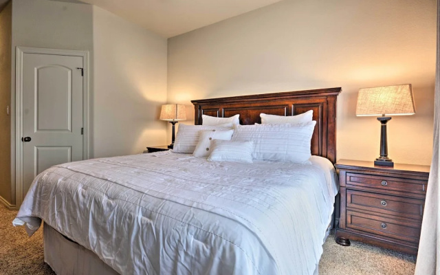 College Station Townhouse w/ Private Patio