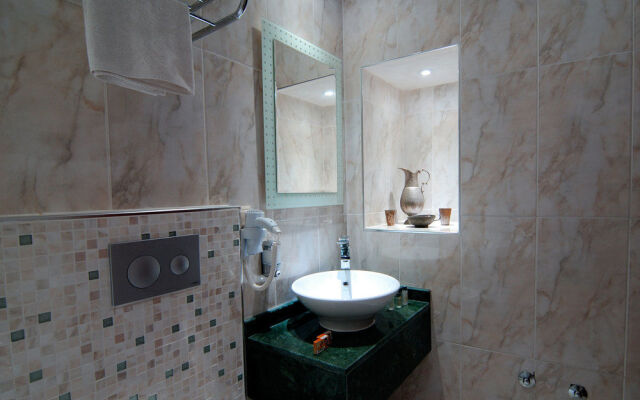 White Garden Hotel