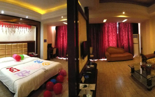 Tyrone Le Grand Large Hotel
