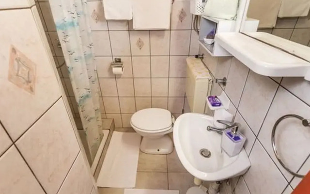 Charming One Bedroom Apartment Povljana