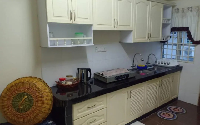 Kh Homestay Comfy N Calm (Muslim Only)