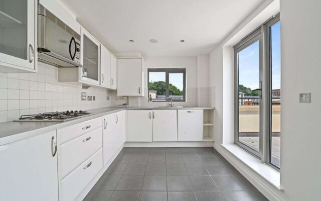 Luxurious 3 Bedroom Penthouse in City Centre