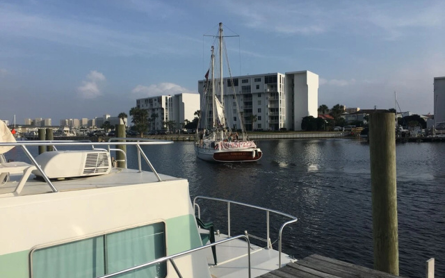 Emerald Coast Houseboat