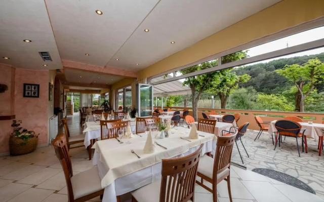 Apartments Dionis