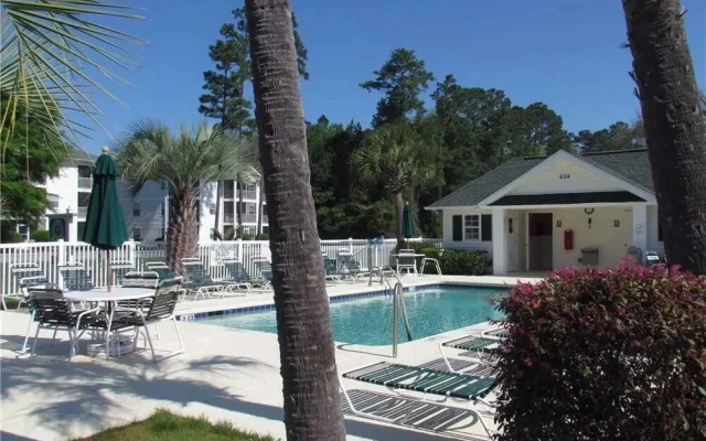 River Oaks Two-bedroom Apartment 11-F