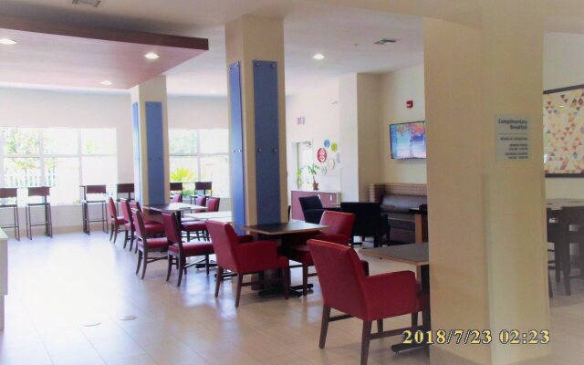 Holiday Inn Express Hotel & Suites Tampa-Fairgrounds-Casino by IHG