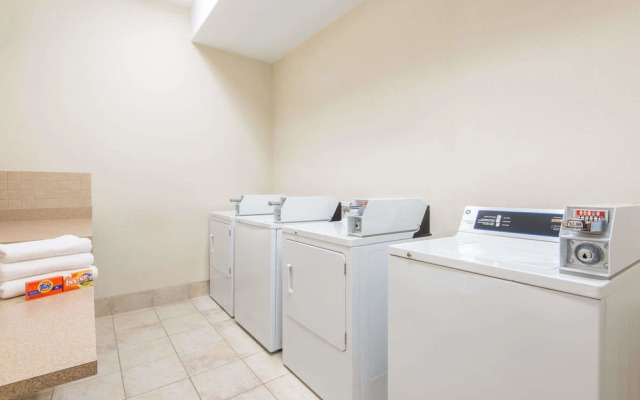 Ramada Wainwright