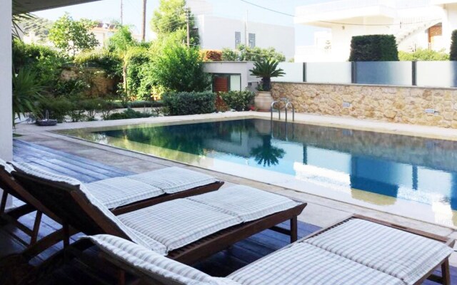 Luxury Apartment in Voula with Pool