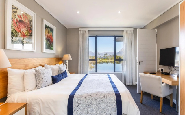 Pearl Valley Hotel by Mantis