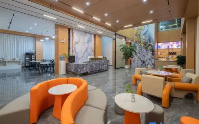 Ruilaikesi Hotel (Dali Station Erhai Park Branch)